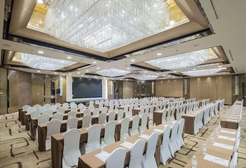 Radisson Collection Hotel, Yangtze Shanghai