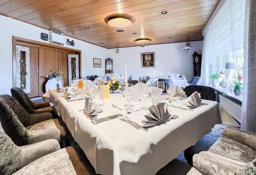 فندق Restaurant Vier Linden