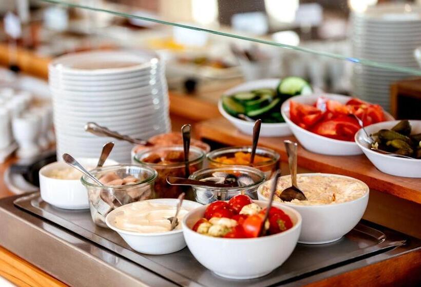 Отель Rickmers Insulaner