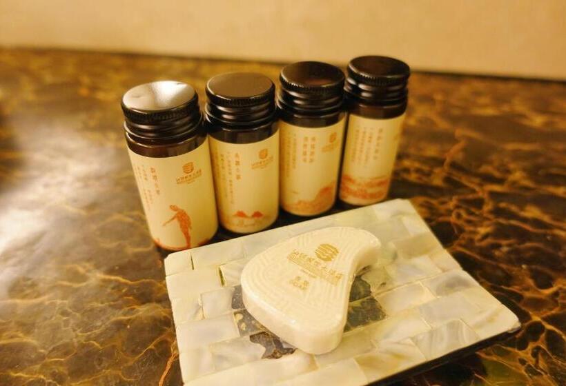 فندق Shantou International