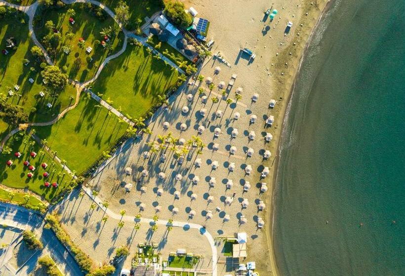 هتل St Raphael Resort