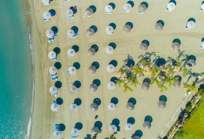 هتل St Raphael Resort