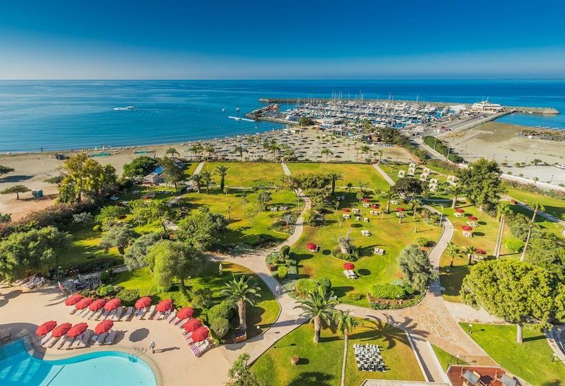 هتل St Raphael Resort