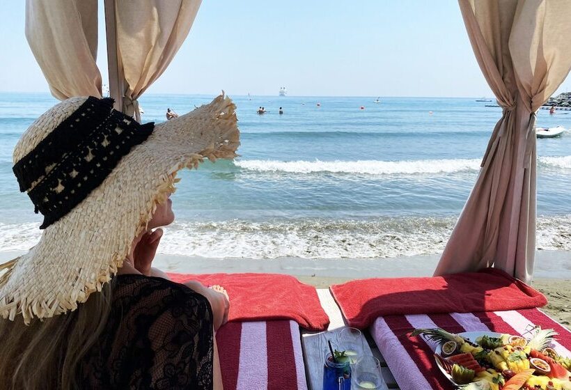 هتل St Raphael Resort