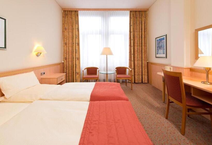 هتل Steglitz International