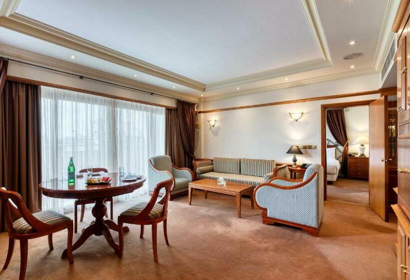 ホテル The Landmark Nicosia