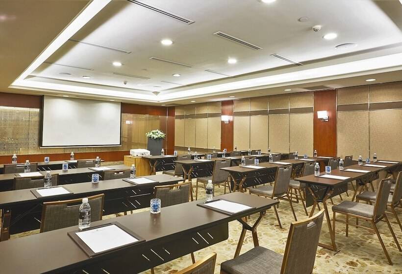 فندق The Portman Ritzcarlton, Shanghai