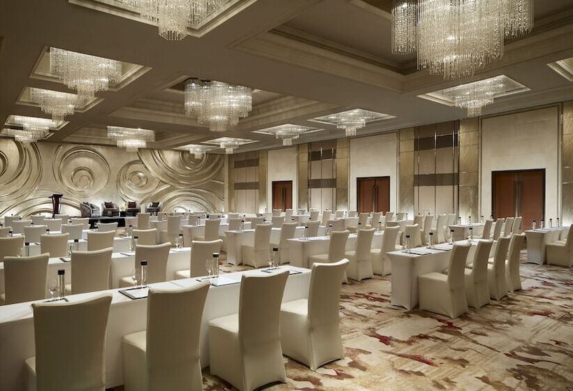 فندق The Portman Ritzcarlton, Shanghai
