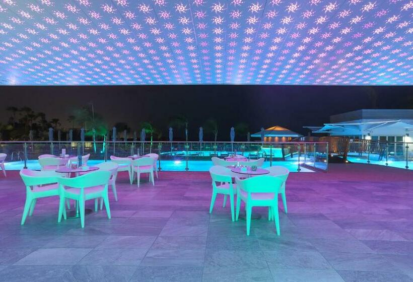 Vassos Nissi Plage Hotel & Spa