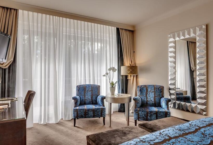 Bernstein Hotel Villa Kastania