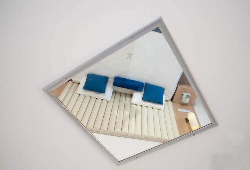 هتل Vrissiana Boutique Beach