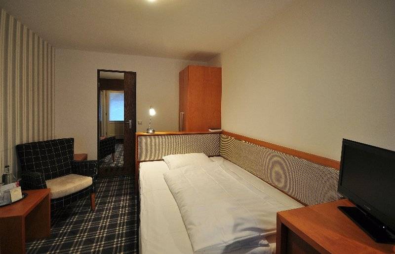 Отель Am Schlosspark Garni