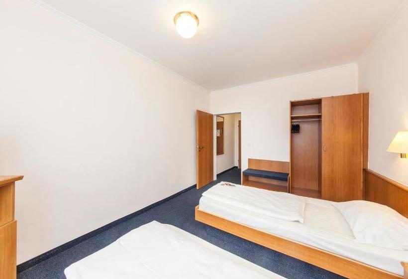 Отель Antares Düsseldorf