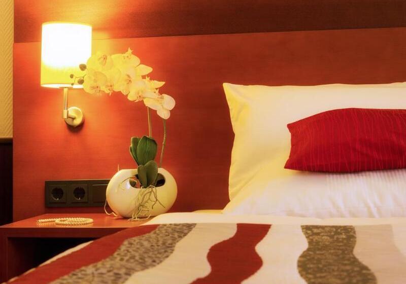 Отель Aquis Grana City