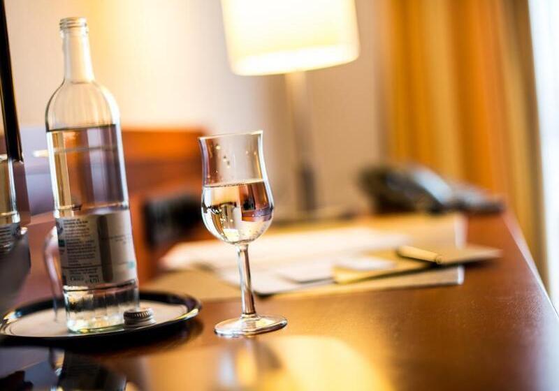 هتل Aquis Grana City