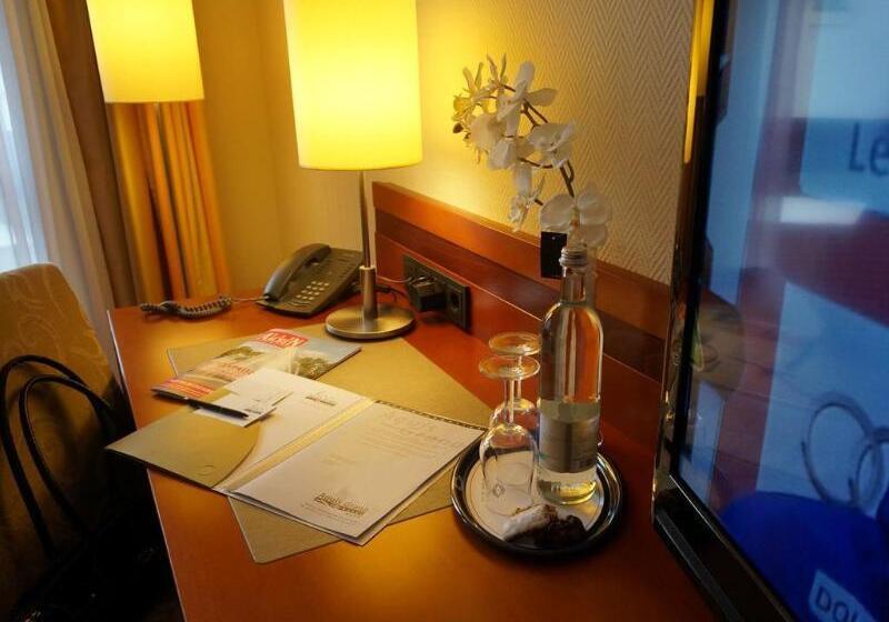 هتل Aquis Grana City