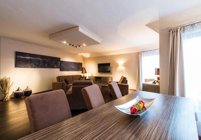 هتل Aquis Grana City