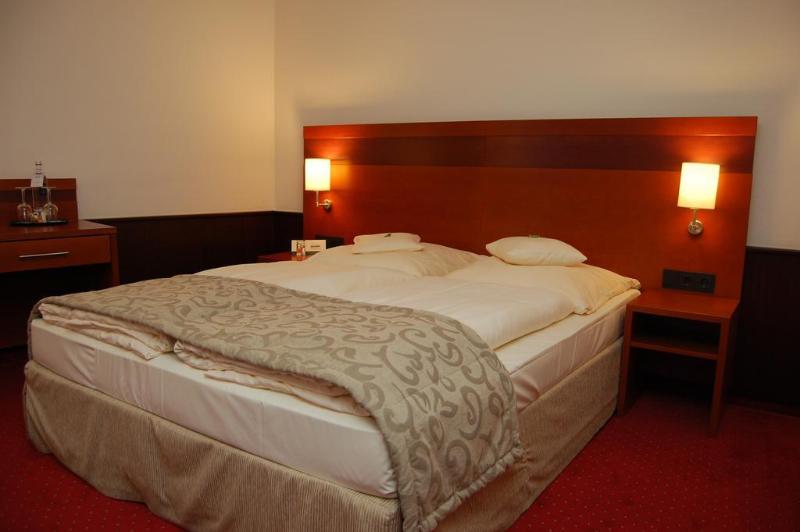 Отель Aquis Grana City