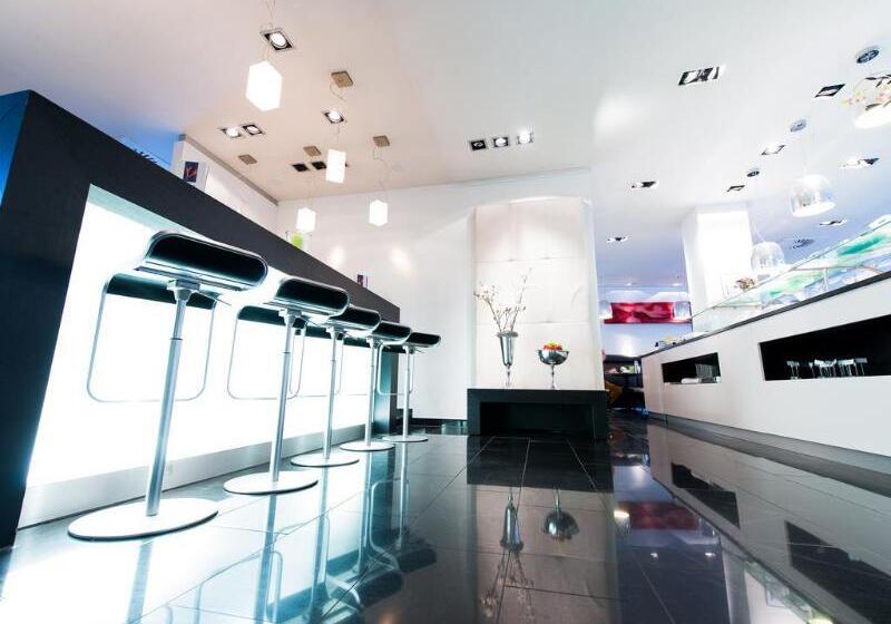 Отель Aquis Grana City