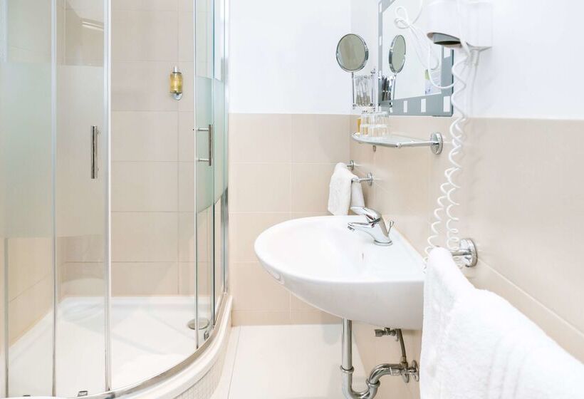 فندق Astor Kiel By Campanile