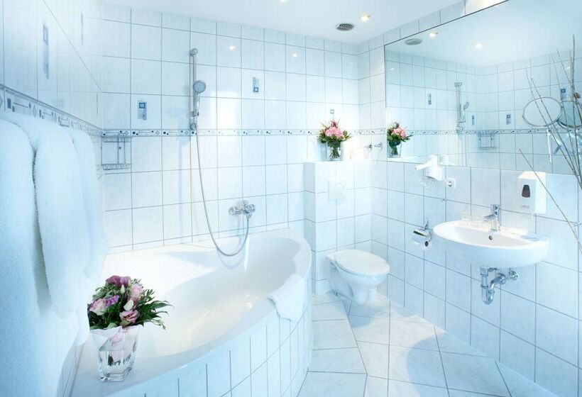 فندق Astor Kiel By Campanile