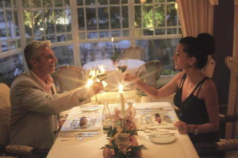 Отель Bellevue Rhein