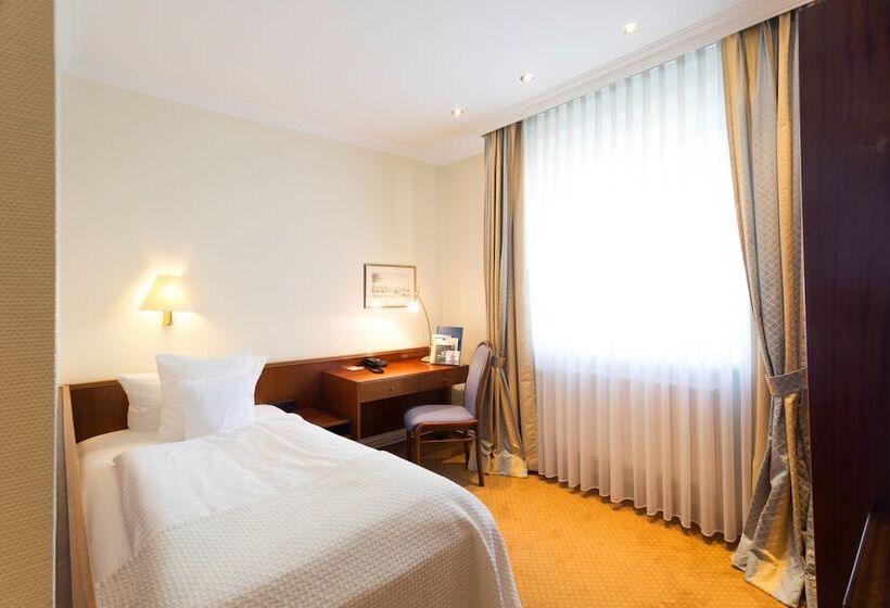 Birke, Ringhotel Kiel