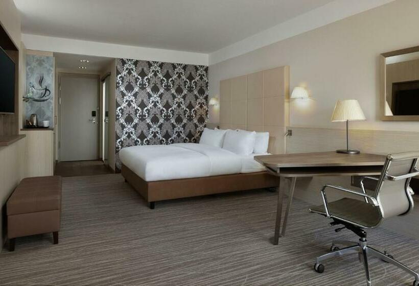 בית מלון כפרי Doubletree By Hilton Hannover Schweizerhof