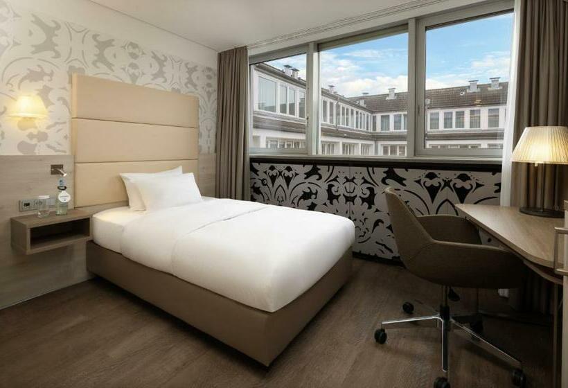 בית מלון כפרי Doubletree By Hilton Hannover Schweizerhof