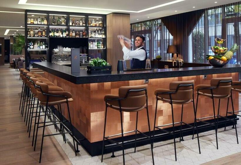 בית מלון כפרי Doubletree By Hilton Hannover Schweizerhof