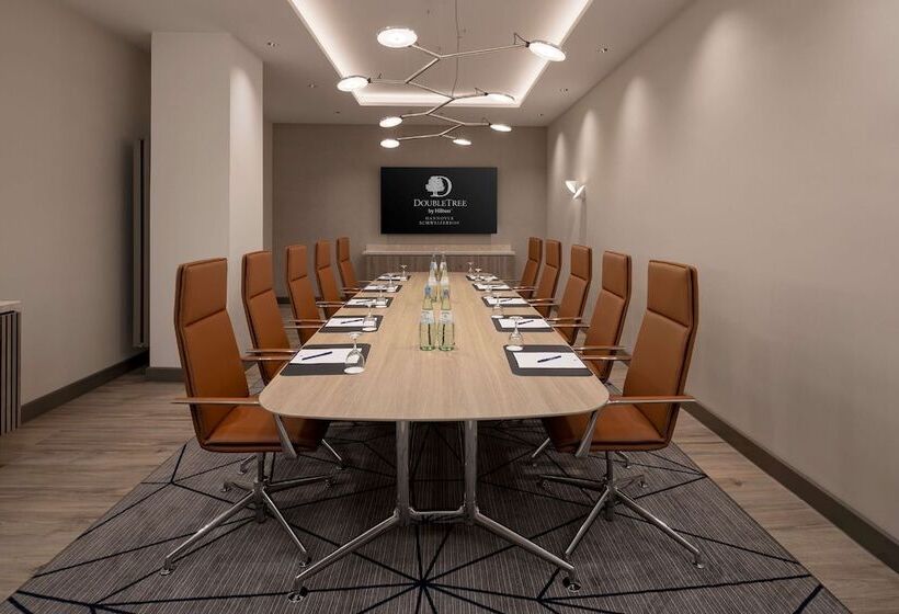 בית מלון כפרי Doubletree By Hilton Hannover Schweizerhof