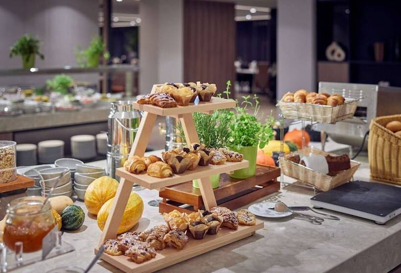 בית מלון כפרי Doubletree By Hilton Hannover Schweizerhof