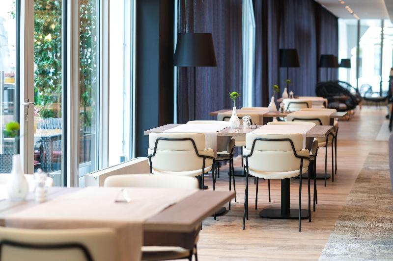 בית מלון כפרי Doubletree By Hilton Hannover Schweizerhof