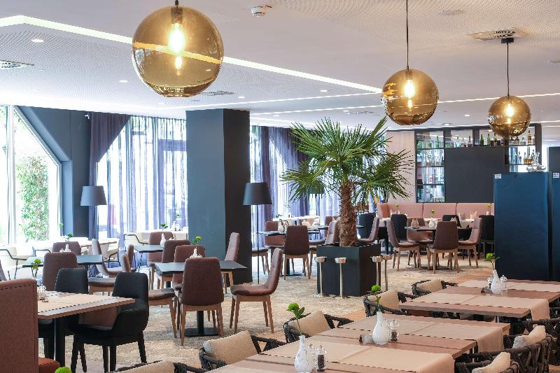 בית מלון כפרי Doubletree By Hilton Hannover Schweizerhof