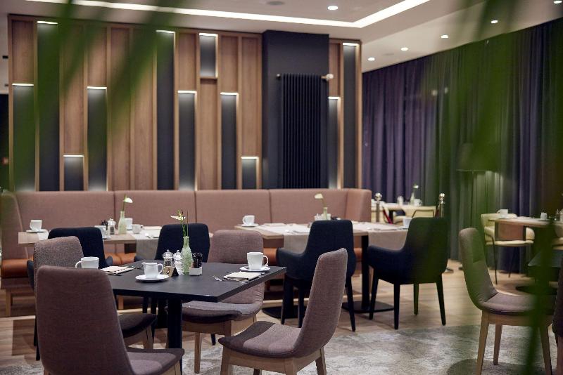 בית מלון כפרי Doubletree By Hilton Hannover Schweizerhof