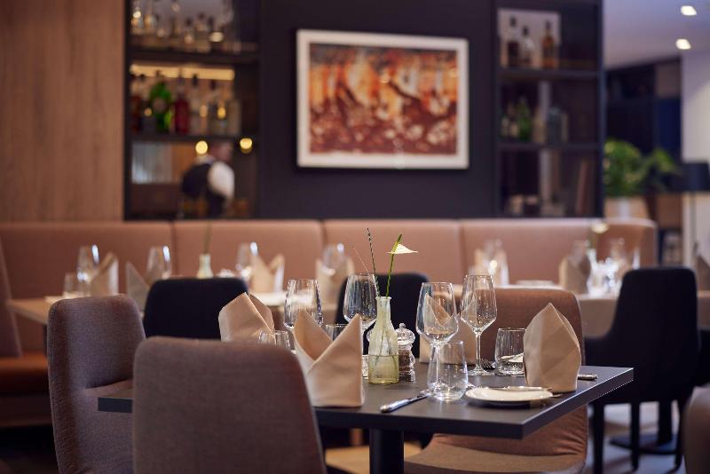 בית מלון כפרי Doubletree By Hilton Hannover Schweizerhof