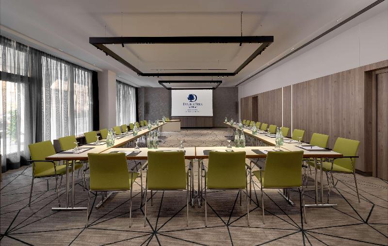 בית מלון כפרי Doubletree By Hilton Hannover Schweizerhof