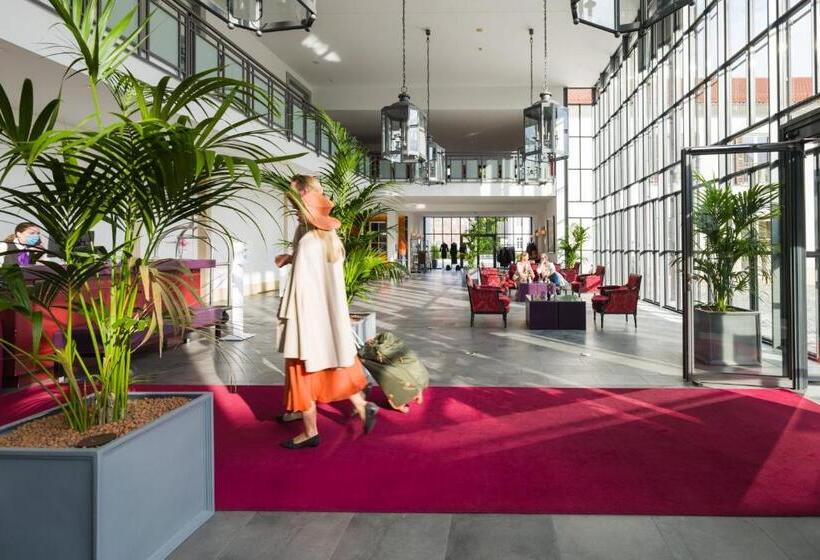 فندق Gräflicher Park Health & Balance Resort