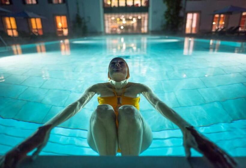 فندق Gräflicher Park Health & Balance Resort