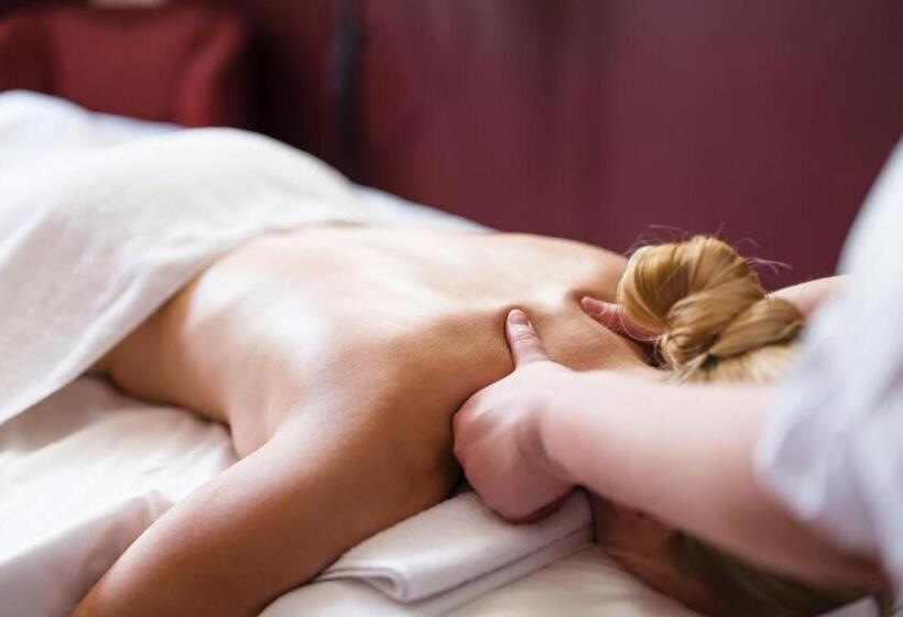 فندق Gräflicher Park Health & Balance Resort