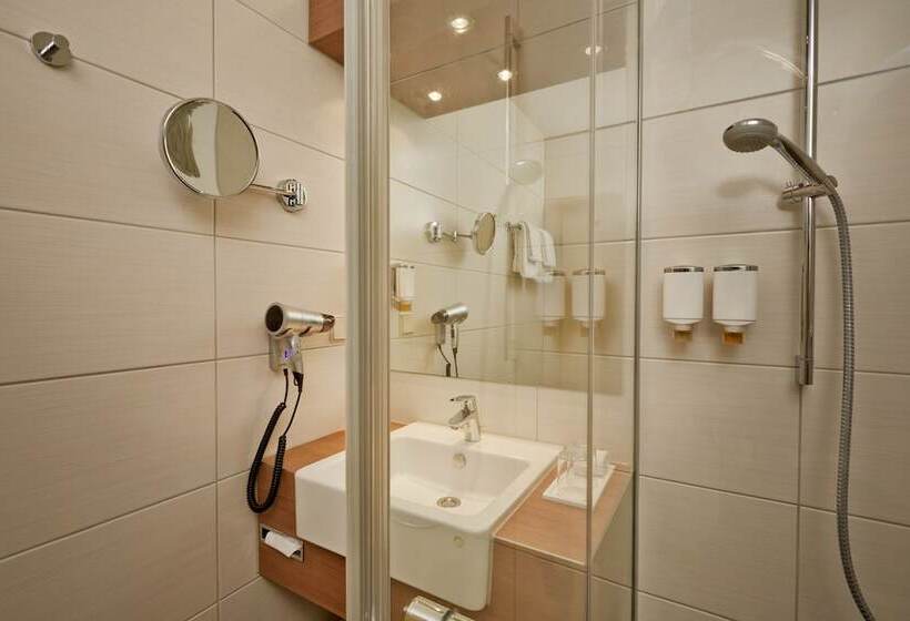 هتل Plaza Inn Goslar