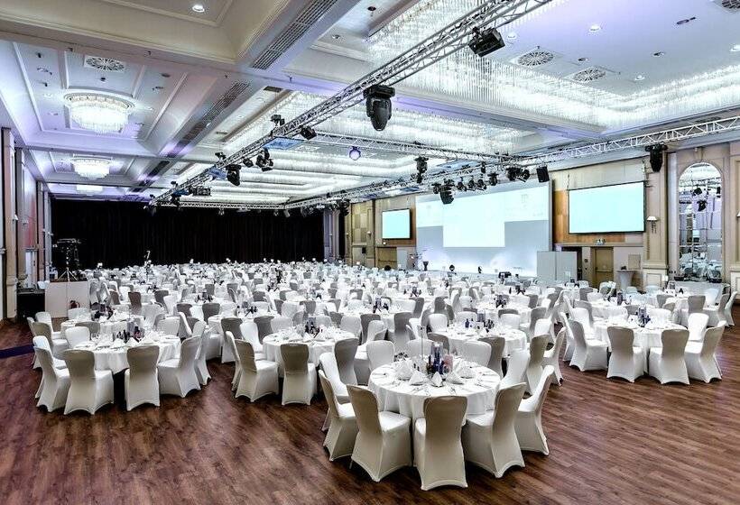 호텔 Hilton Dusseldorf