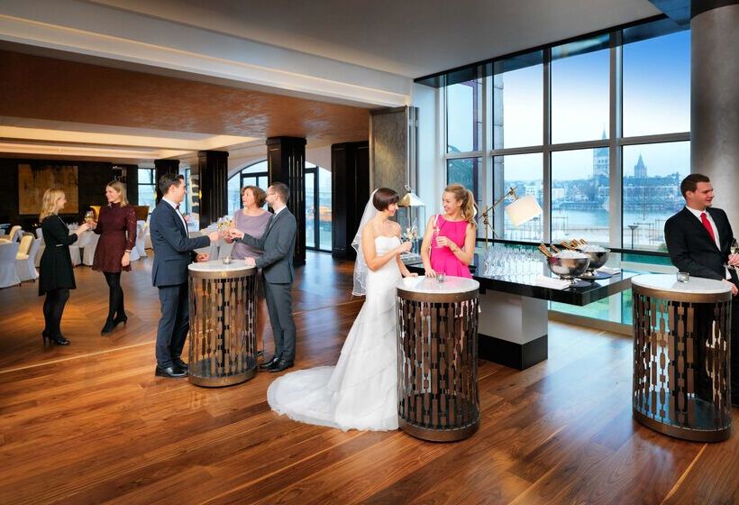 בית מלון כפרי Hyatt Regency Koln