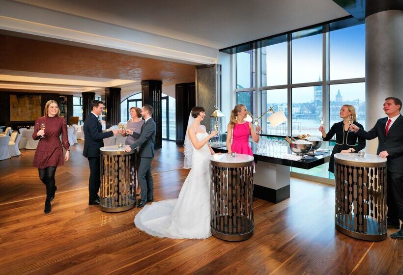 בית מלון כפרי Hyatt Regency Koln