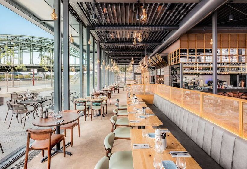 בית מלון כפרי Hyatt Regency Koln