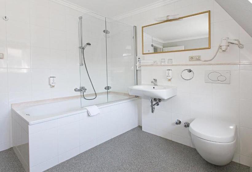 هتل Kaiserworth Goslar