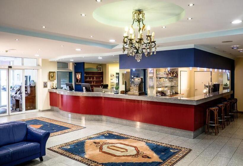 בית מלון כפרי Königshof am Funkturm Business