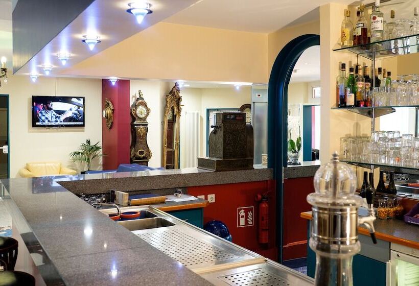 בית מלון כפרי Königshof am Funkturm Business