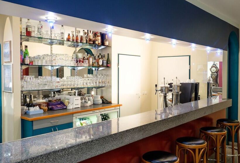 בית מלון כפרי Königshof am Funkturm Business