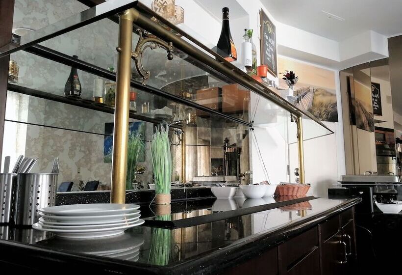 هتل Konigshof The Arthouse